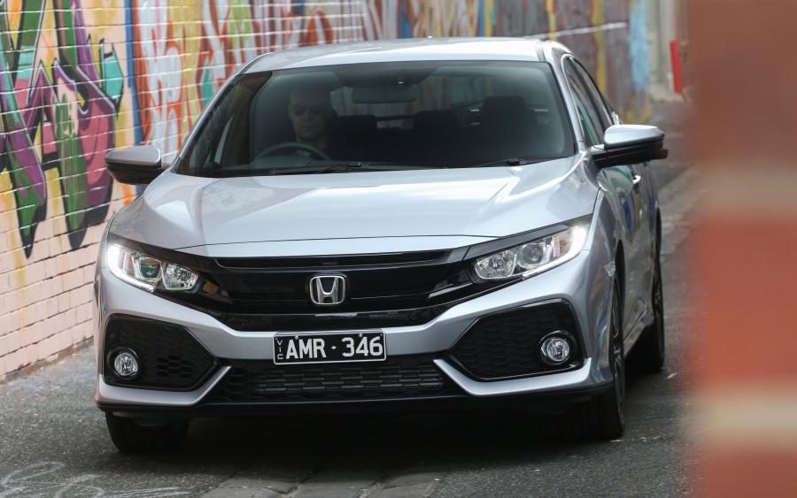  Honda Civic VTi-L Hatchback 2017 года  (AU) (фото 8 из 40)
